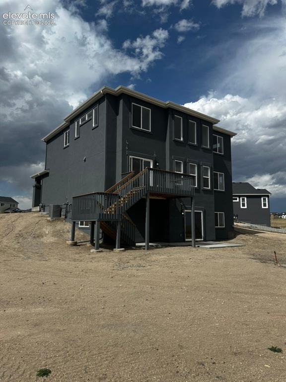 Image 36 of 36: Back of Structure