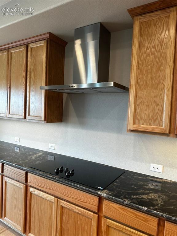 Image 6 of 36: Kitchen