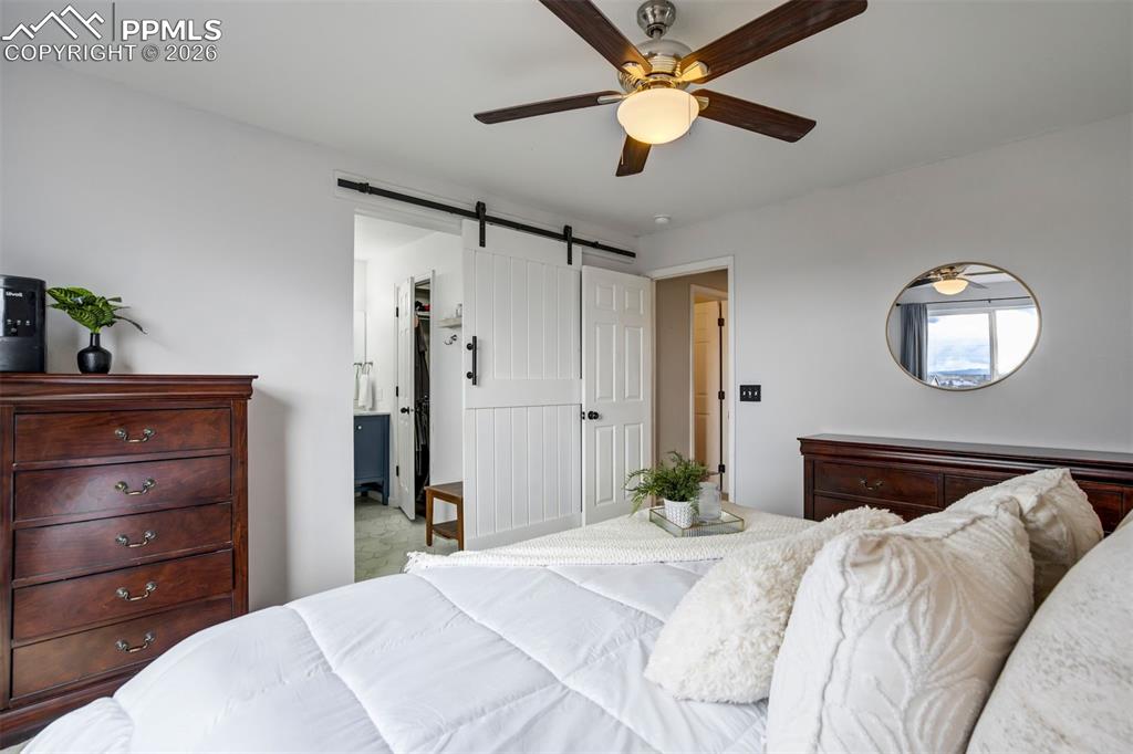 Image 27 of 42: Bedroom