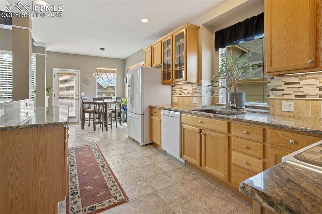 Image 7 of 37: Kitchen