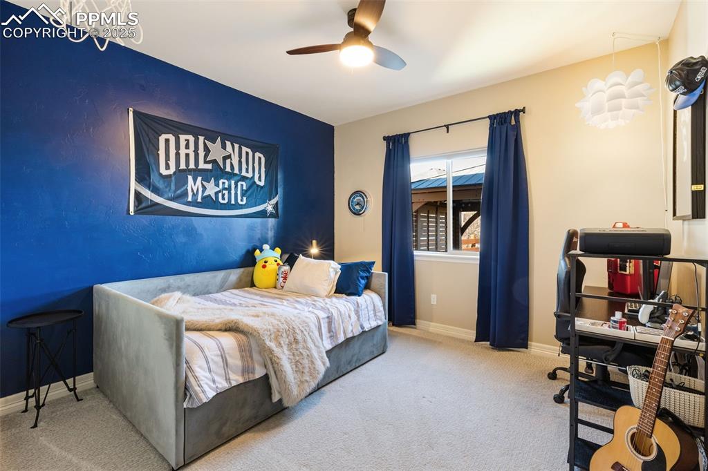 Image 18 of 37: Bedroom