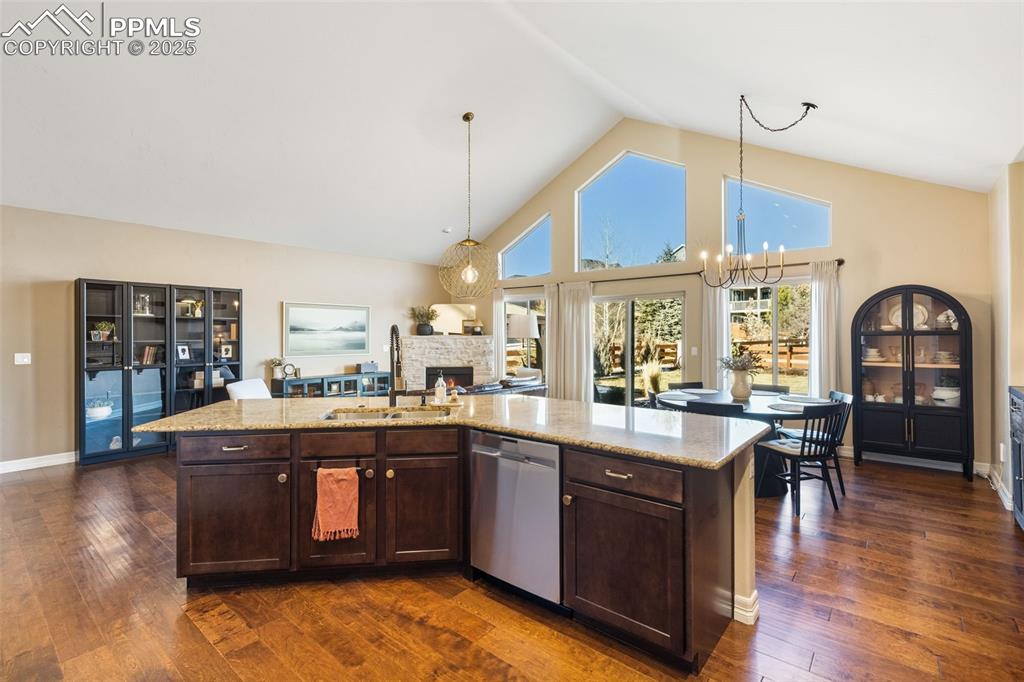 Image 8 of 37: Kitchen