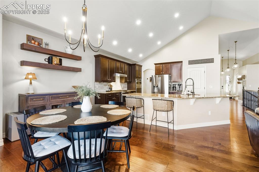 Image 9 of 37: Dining Area