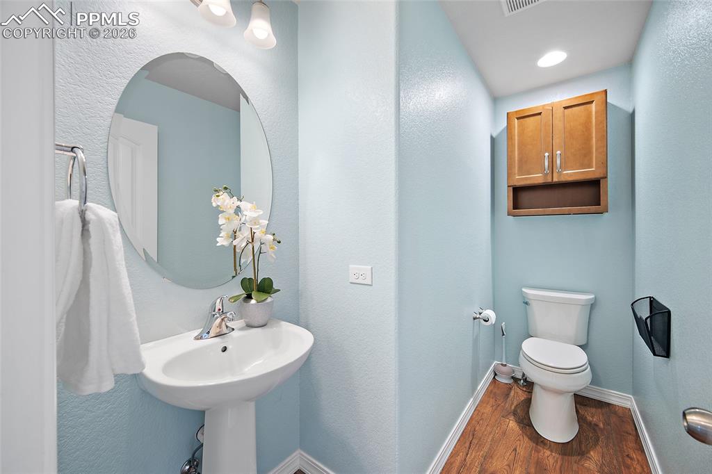 Image 11 of 34: Bathroom