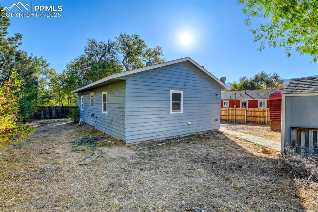 Image 8 of 30: Back of Structure