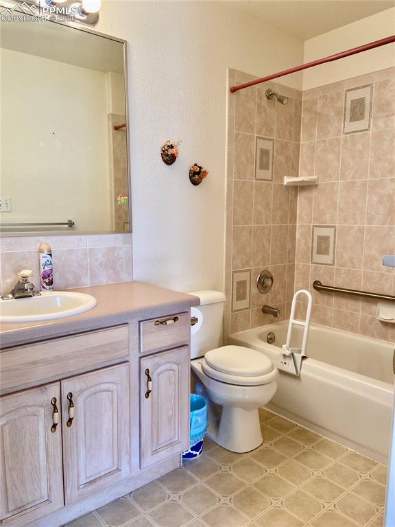 Image 27 of 38: Hallway Bathroom