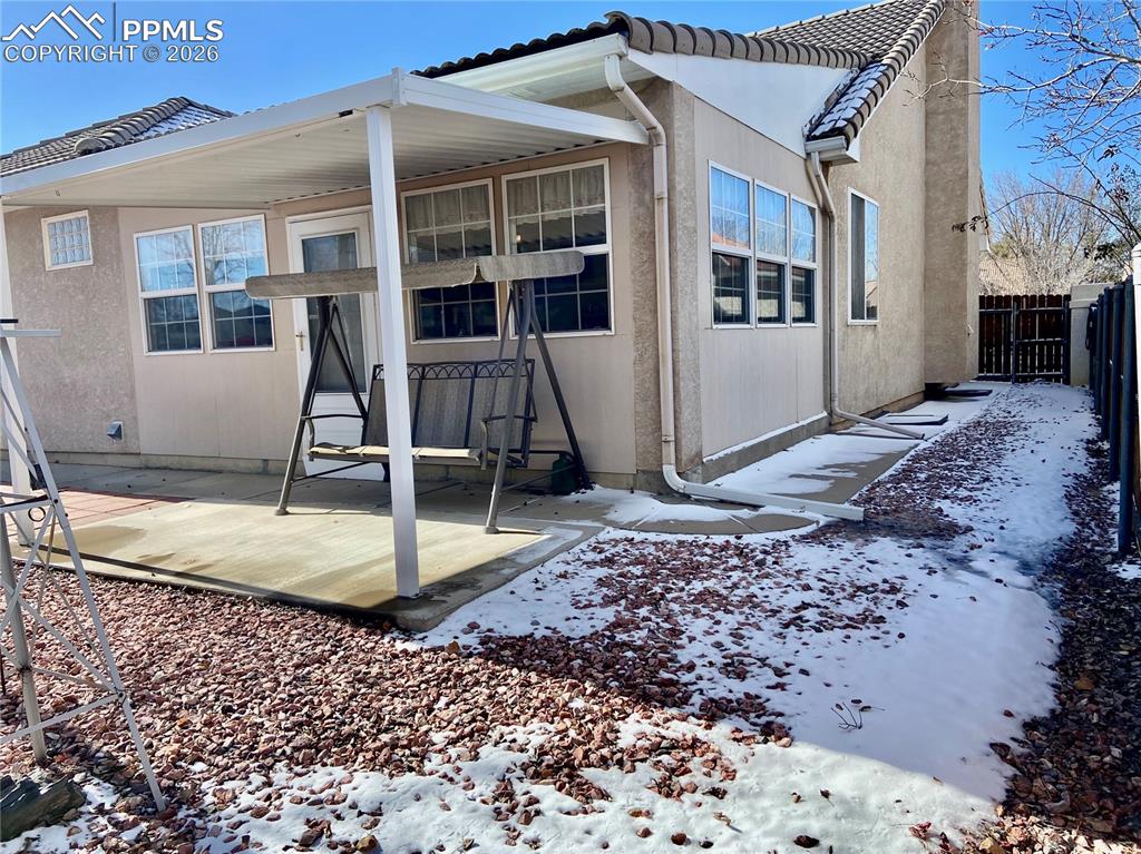 Image 30 of 38: Covered Patio