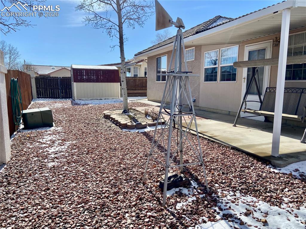 Image 31 of 38: Yard