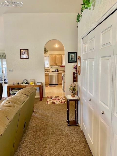 Image 4 of 38: Entry