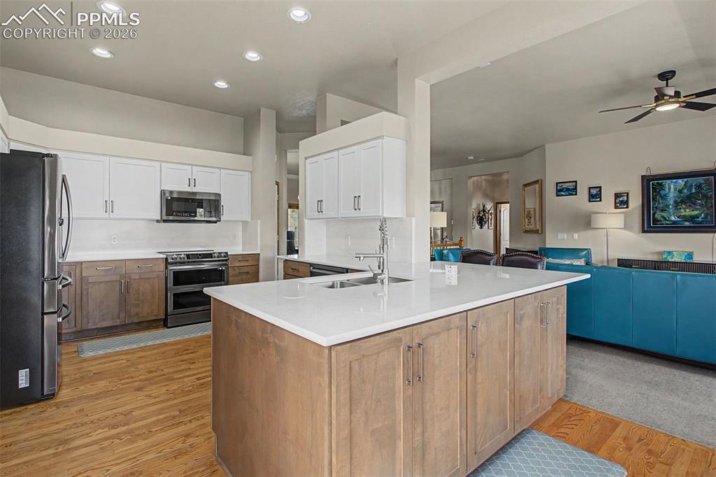 Image 17 of 46: Kitchen