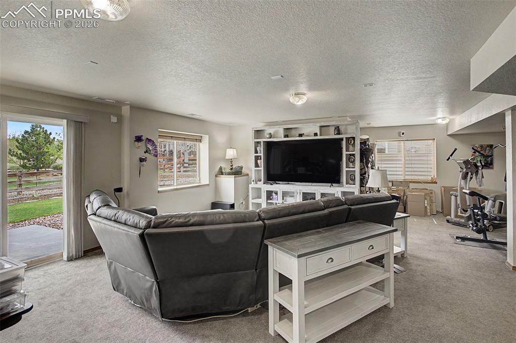 Image 25 of 46: Family Room