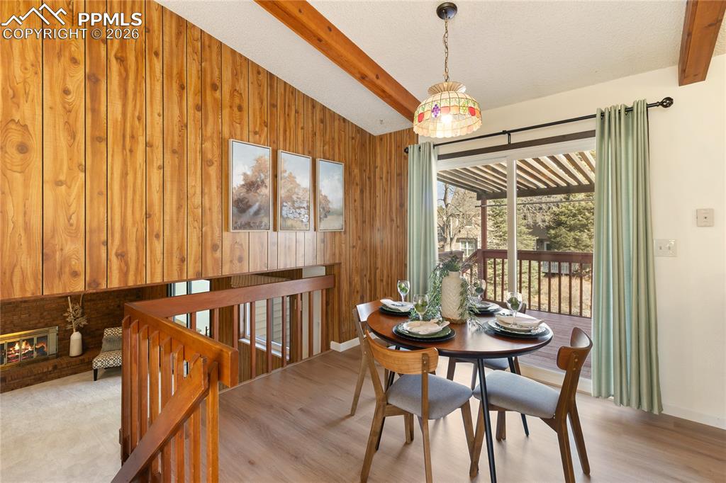 Image 10 of 40: Dining Area