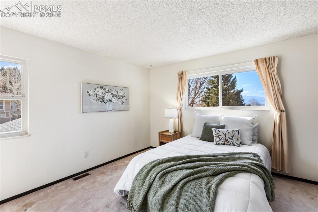 Image 20 of 40: Bedroom