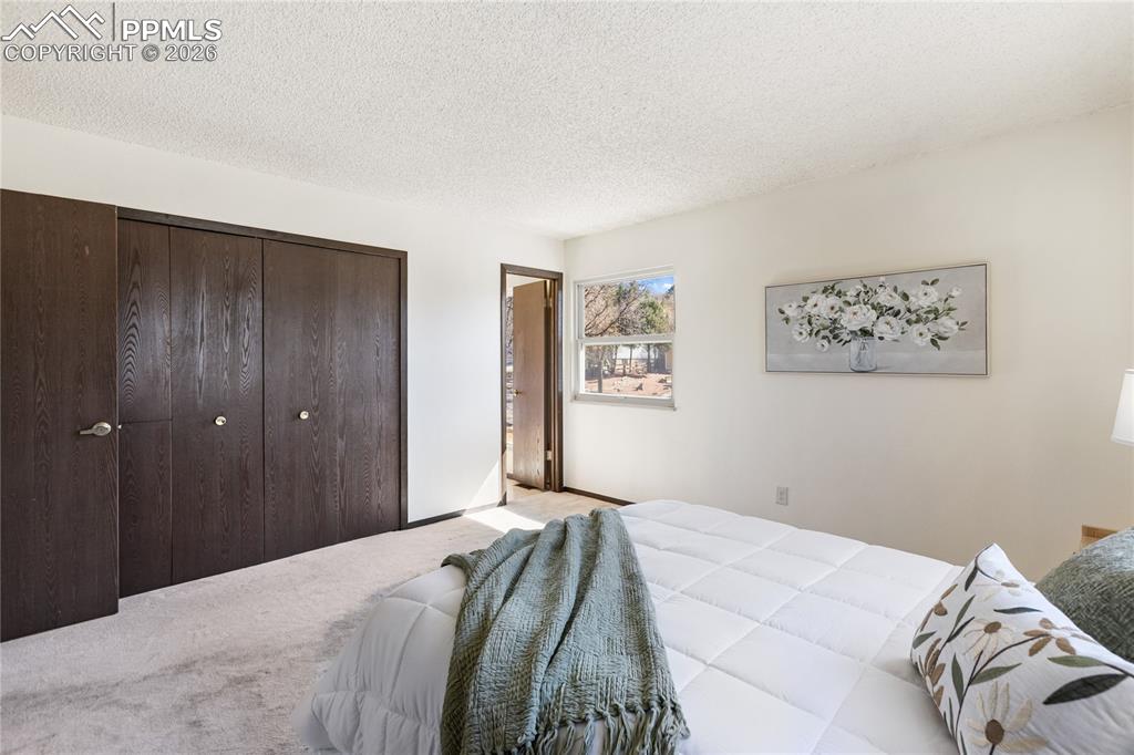 Image 23 of 40: Bedroom