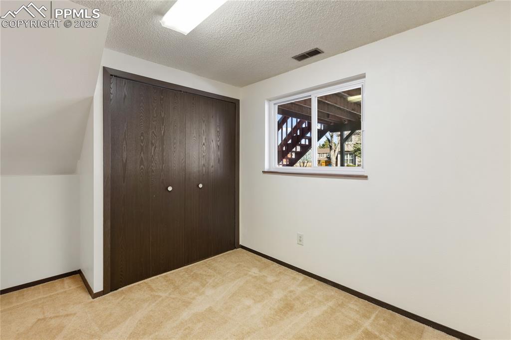 Image 28 of 40: Bedroom