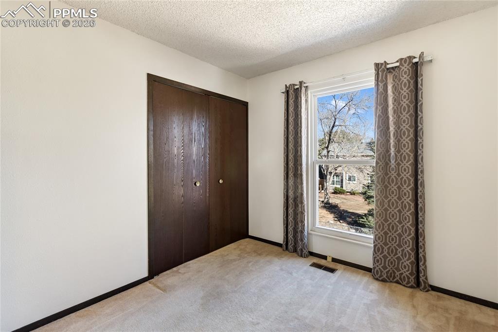 Image 36 of 40: Bedroom