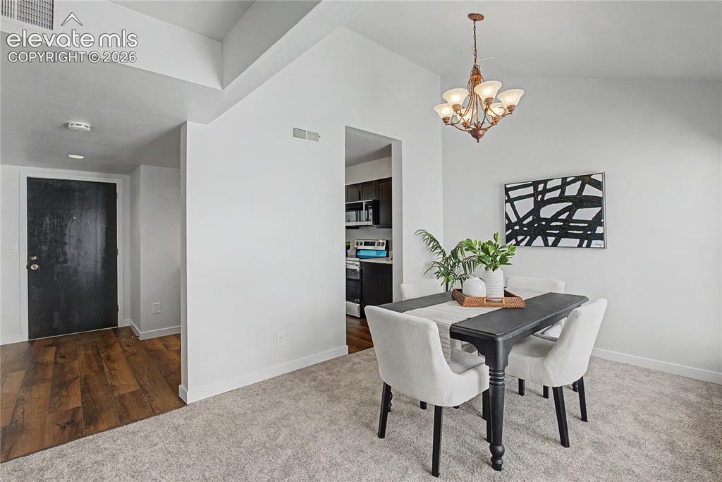 Image 10 of 29: Dining Area