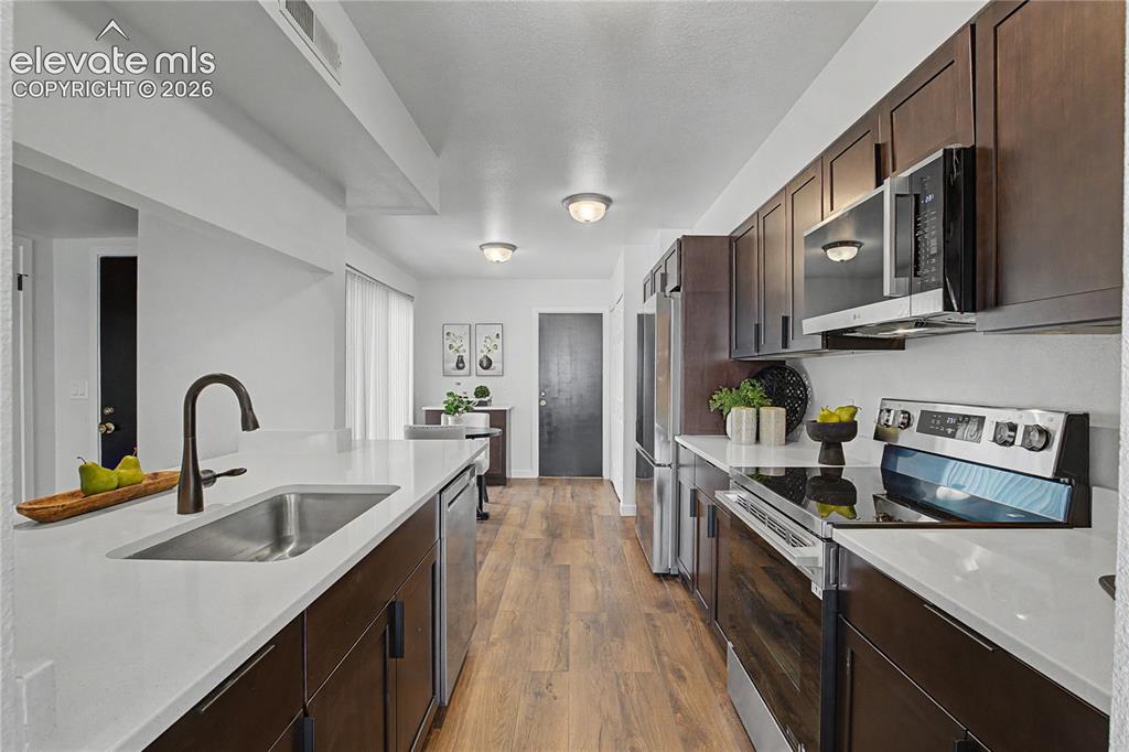 Image 13 of 29: Kitchen