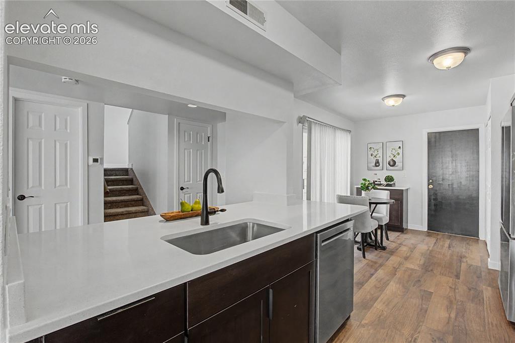 Image 14 of 29: Kitchen