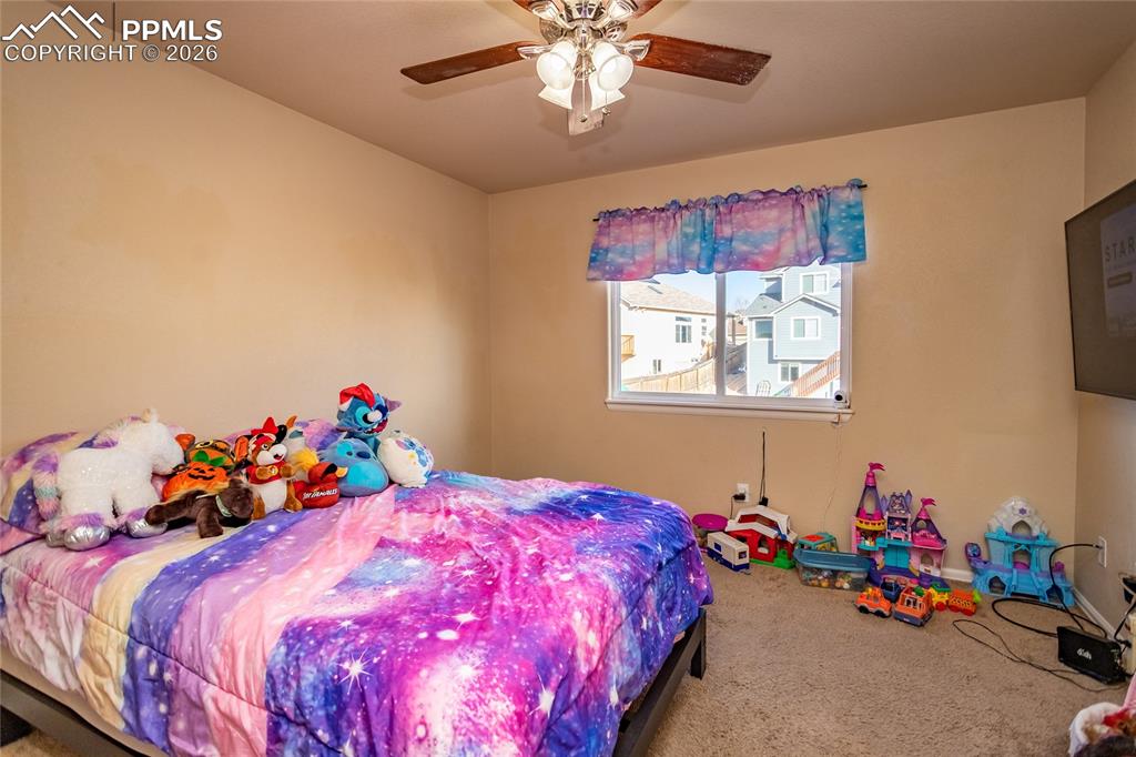 Image 25 of 46: Bedroom