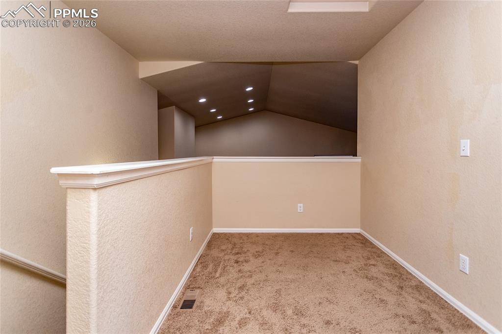 Image 27 of 46: Loft