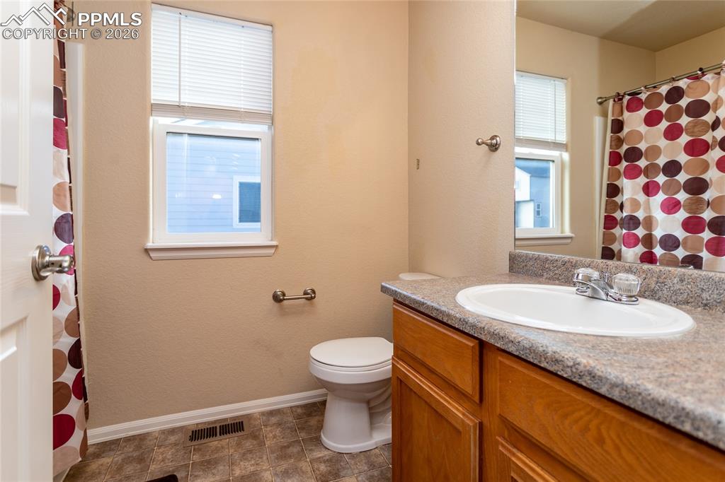 Image 28 of 46: Bathroom