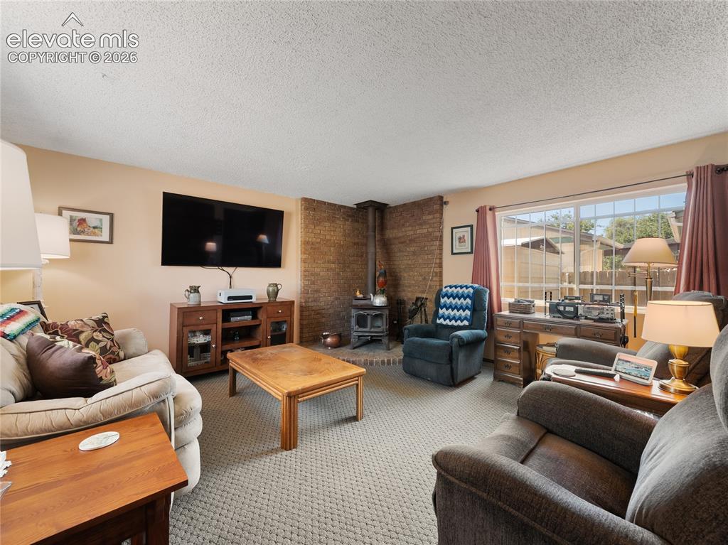 Image 16 of 31: Family Room