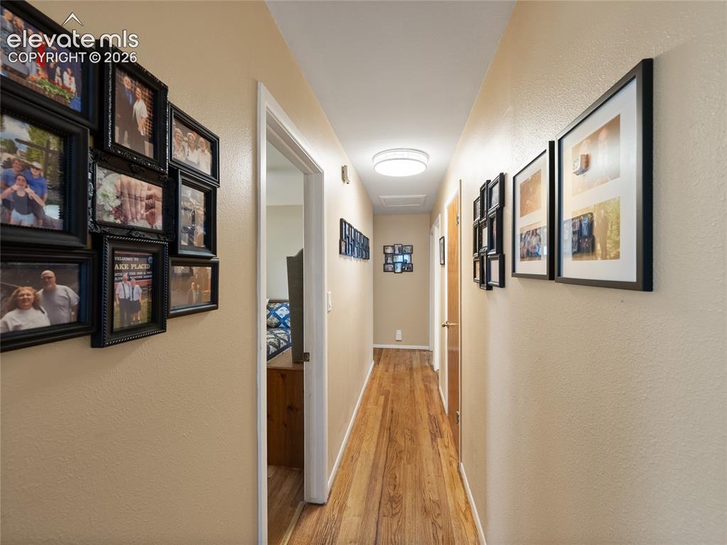 Image 19 of 31: Hallway