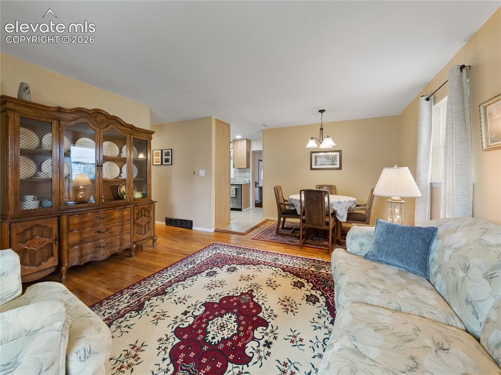 Image 8 of 31: Living Room