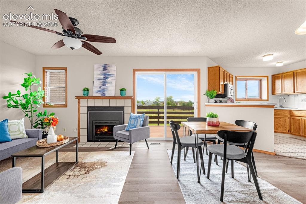 Image 11 of 42: Dining Area