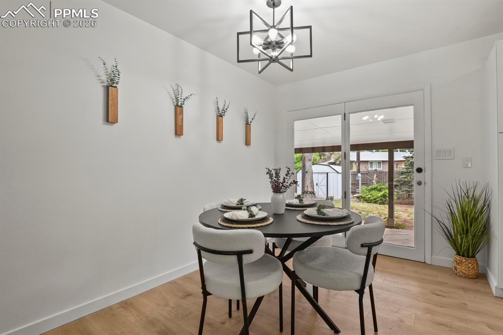 Image 8 of 27: Dining Area
