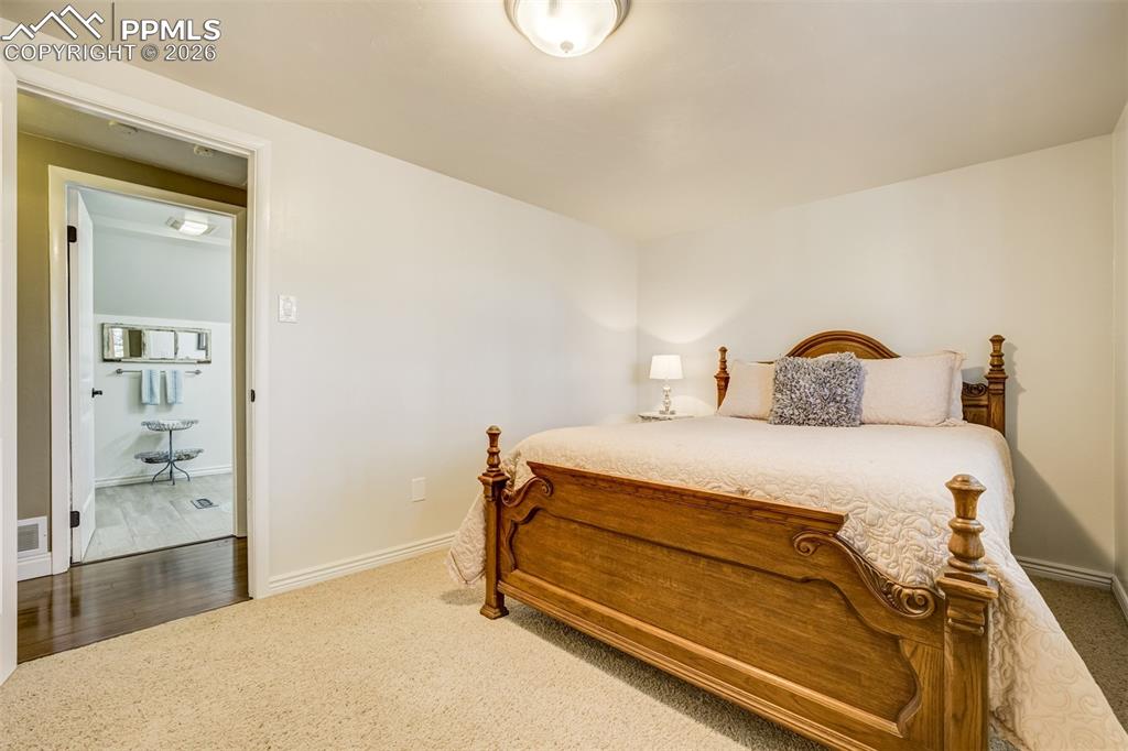 Image 26 of 50: Upstairs bedroom 3