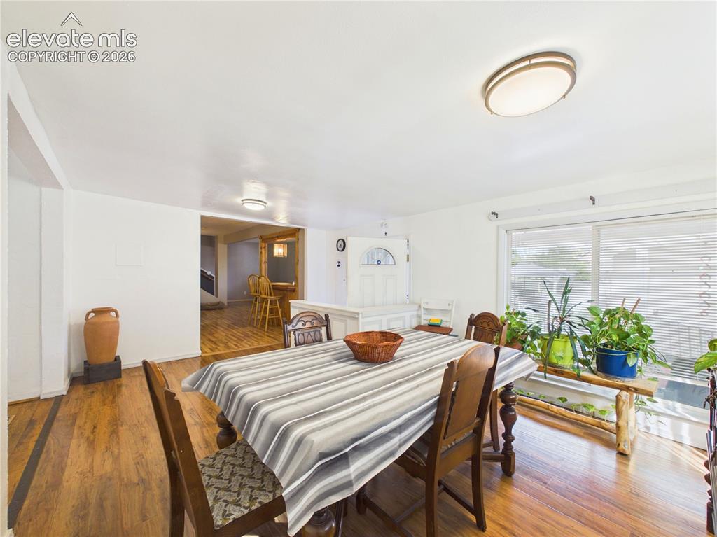 Image 12 of 45: Dining Area