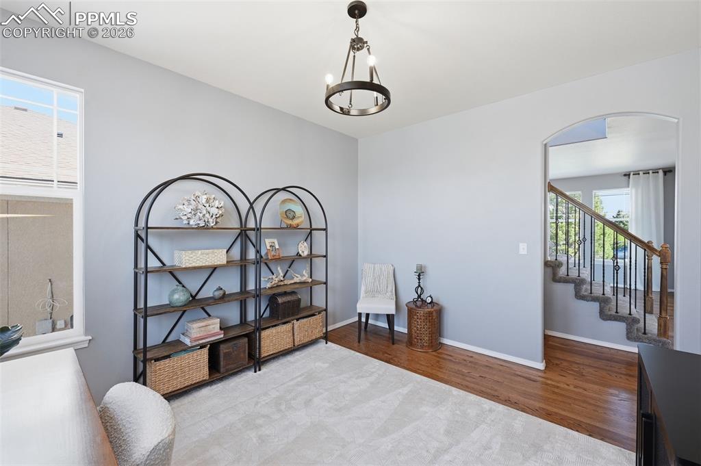 Image 11 of 50: Office