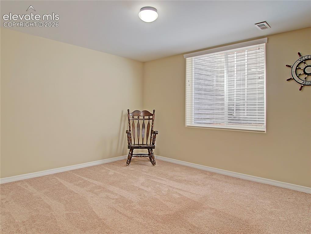 Image 25 of 32: Sitting Room