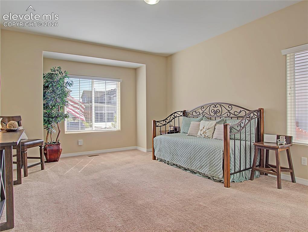 Image 4 of 32: Bedroom