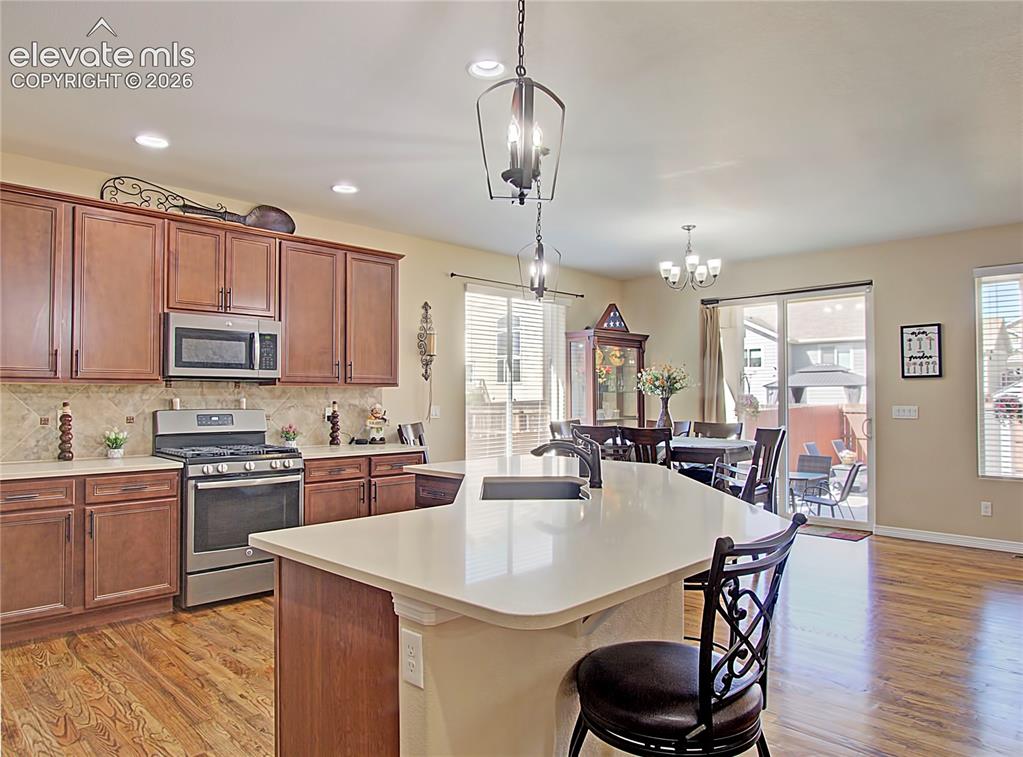 Image 6 of 32: Kitchen