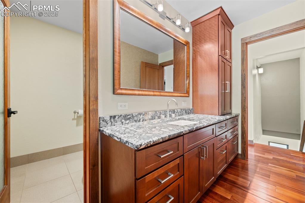 Image 27 of 50: Bathroom