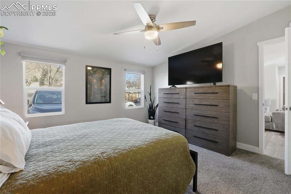 Image 15 of 34: Bedroom