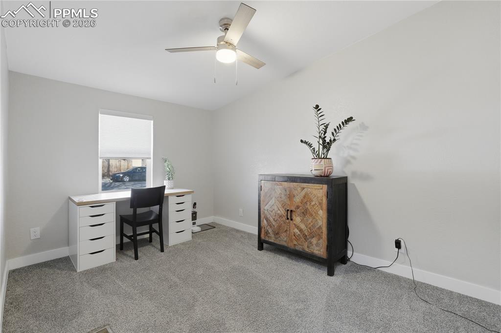 Image 25 of 34: Office