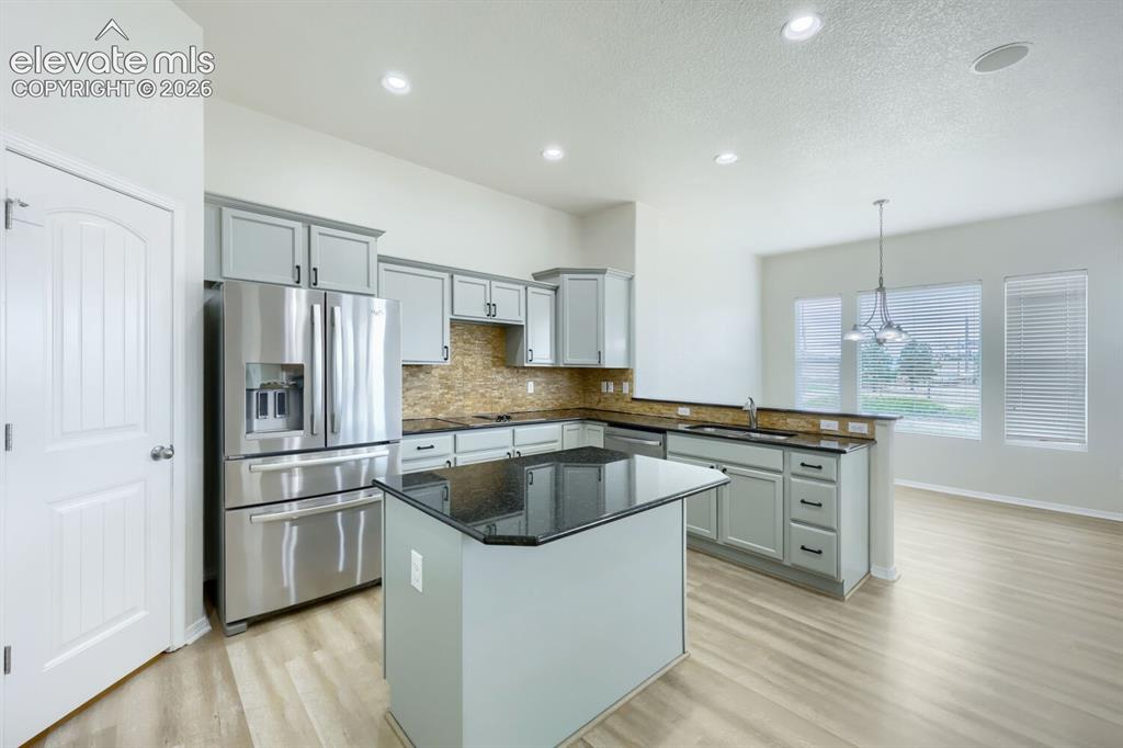 Image 12 of 44: Kitchen