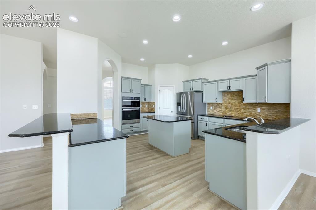 Image 13 of 44: Kitchen