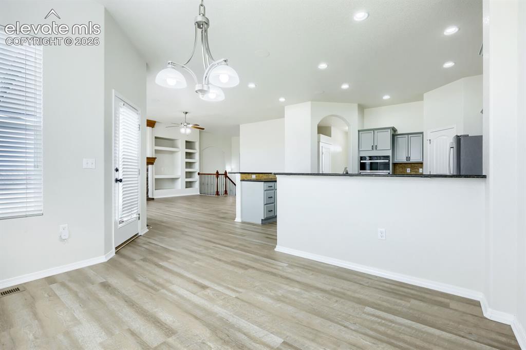 Image 14 of 44: Kitchen