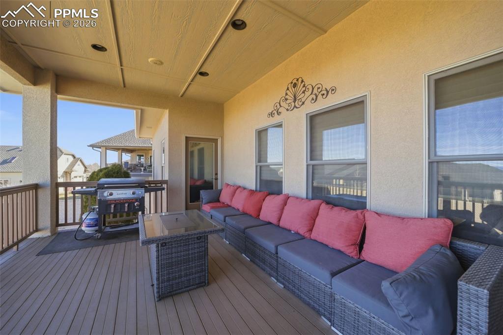 Image 41 of 49: Deck