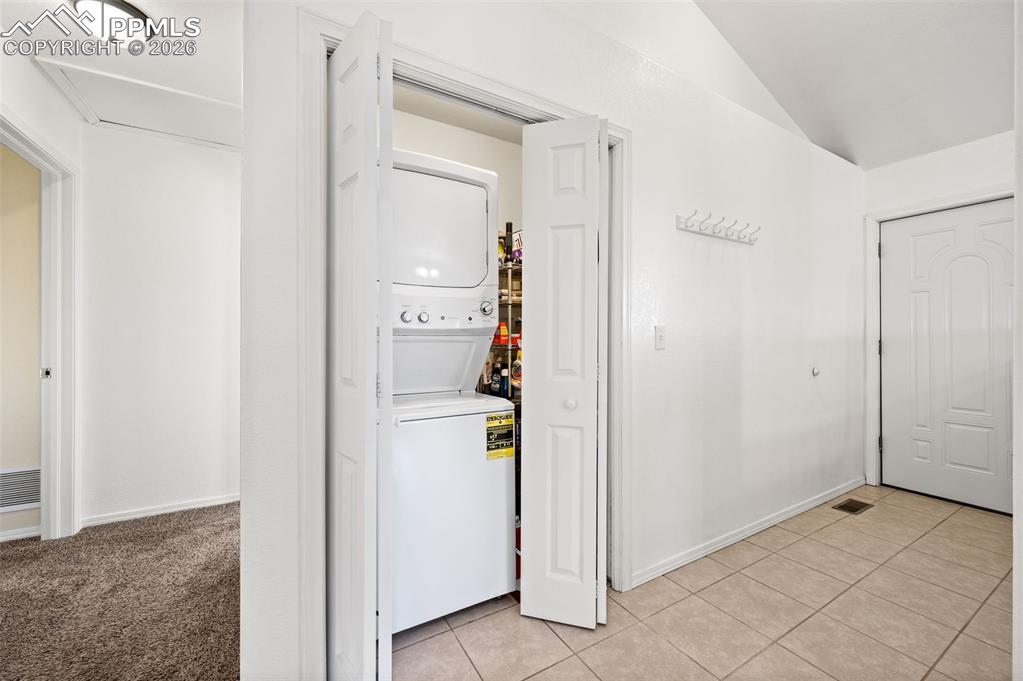 Image 18 of 32: Laundry