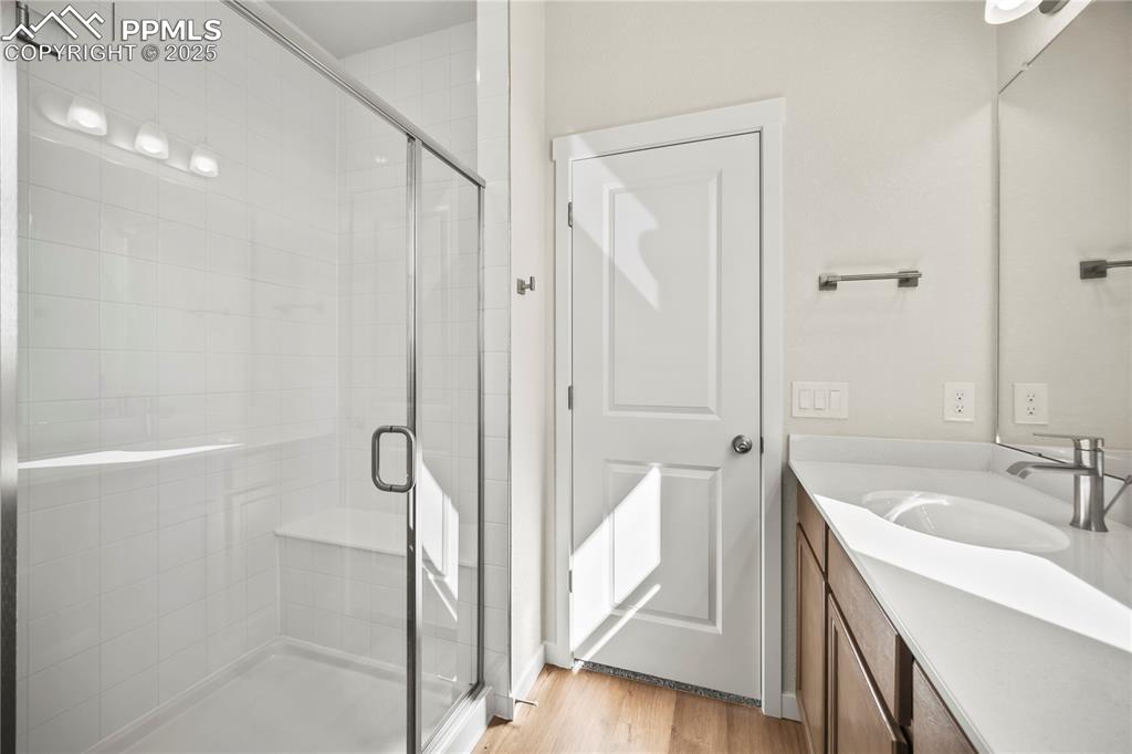 Image 25 of 32: Bathroom