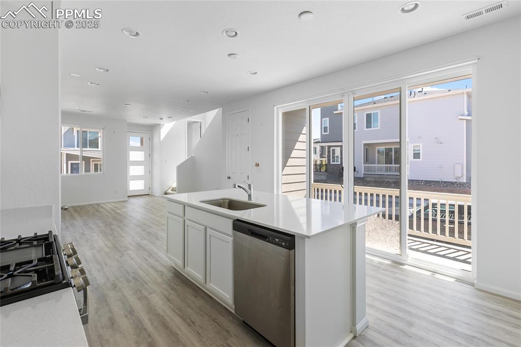 Image 11 of 37: Kitchen