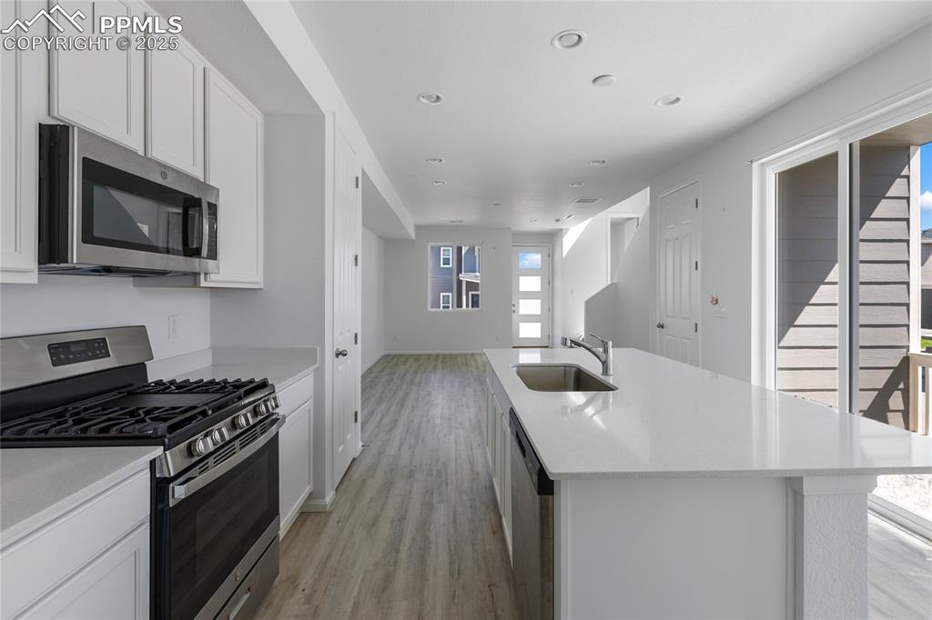 Image 13 of 37: Kitchen