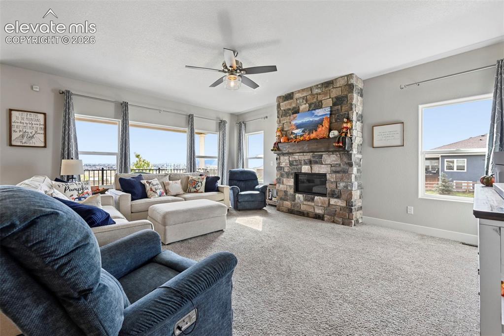 Image 11 of 41: Living Room