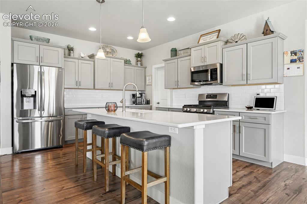 Image 15 of 41: Kitchen